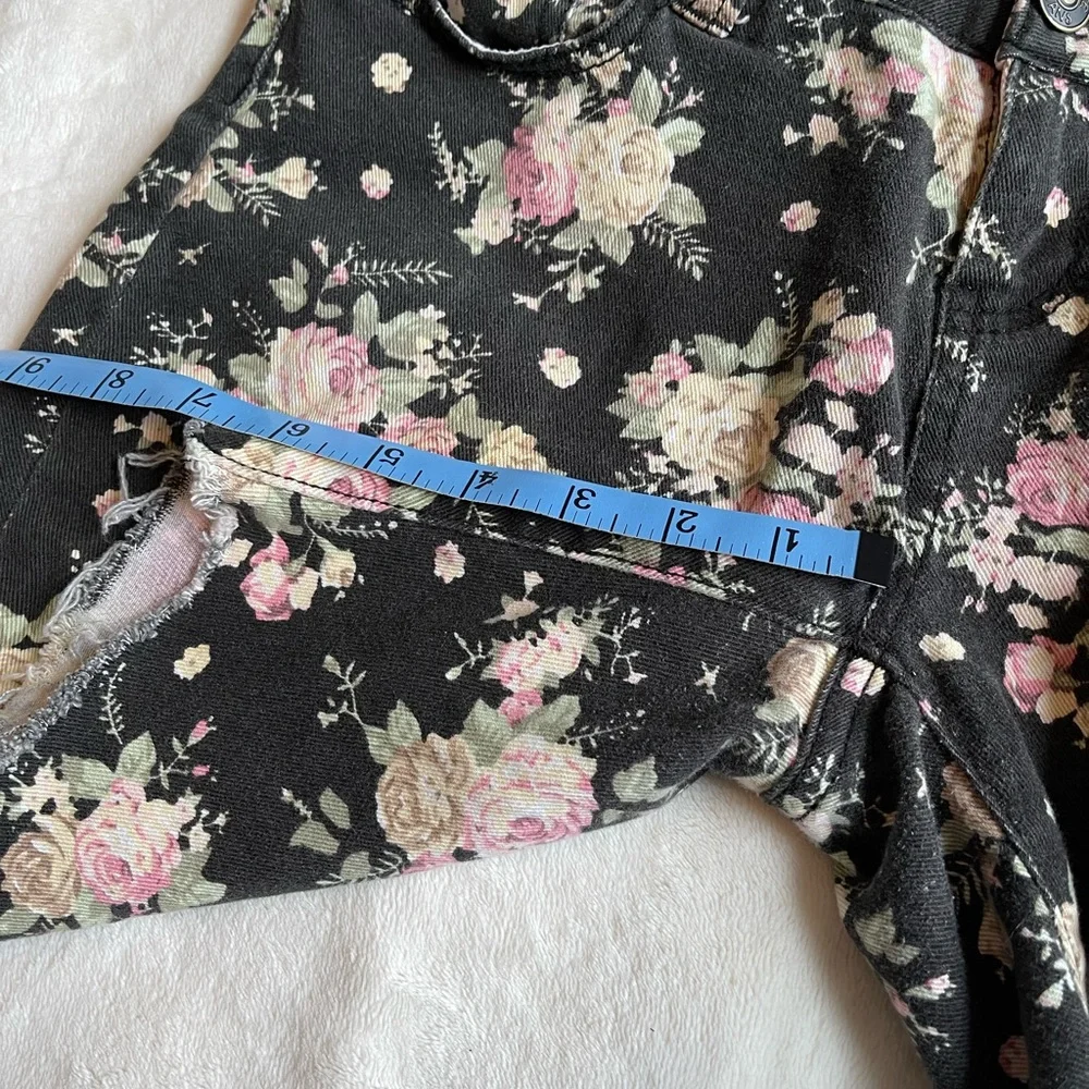 Grunge Fairy Whimsygoth Floral Cutoff Shorts Jalate Black Pink Rose Denim 7